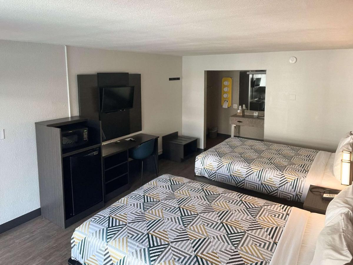 Motel 6 Glendale Phoenix Exterior photo