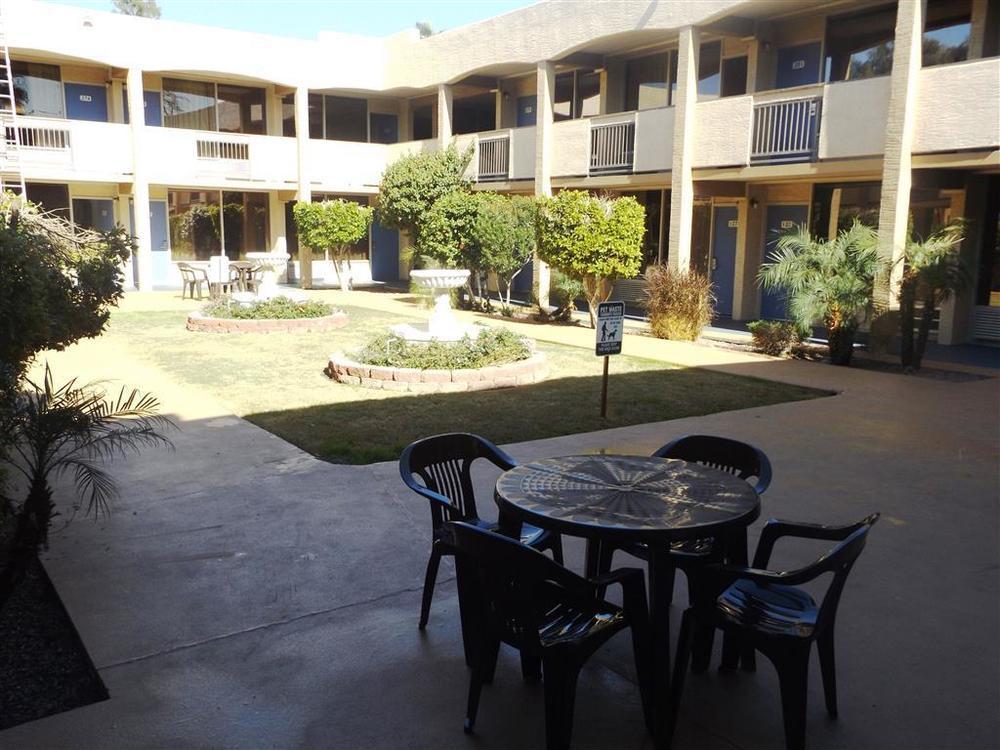 Motel 6 Glendale Phoenix Exterior photo