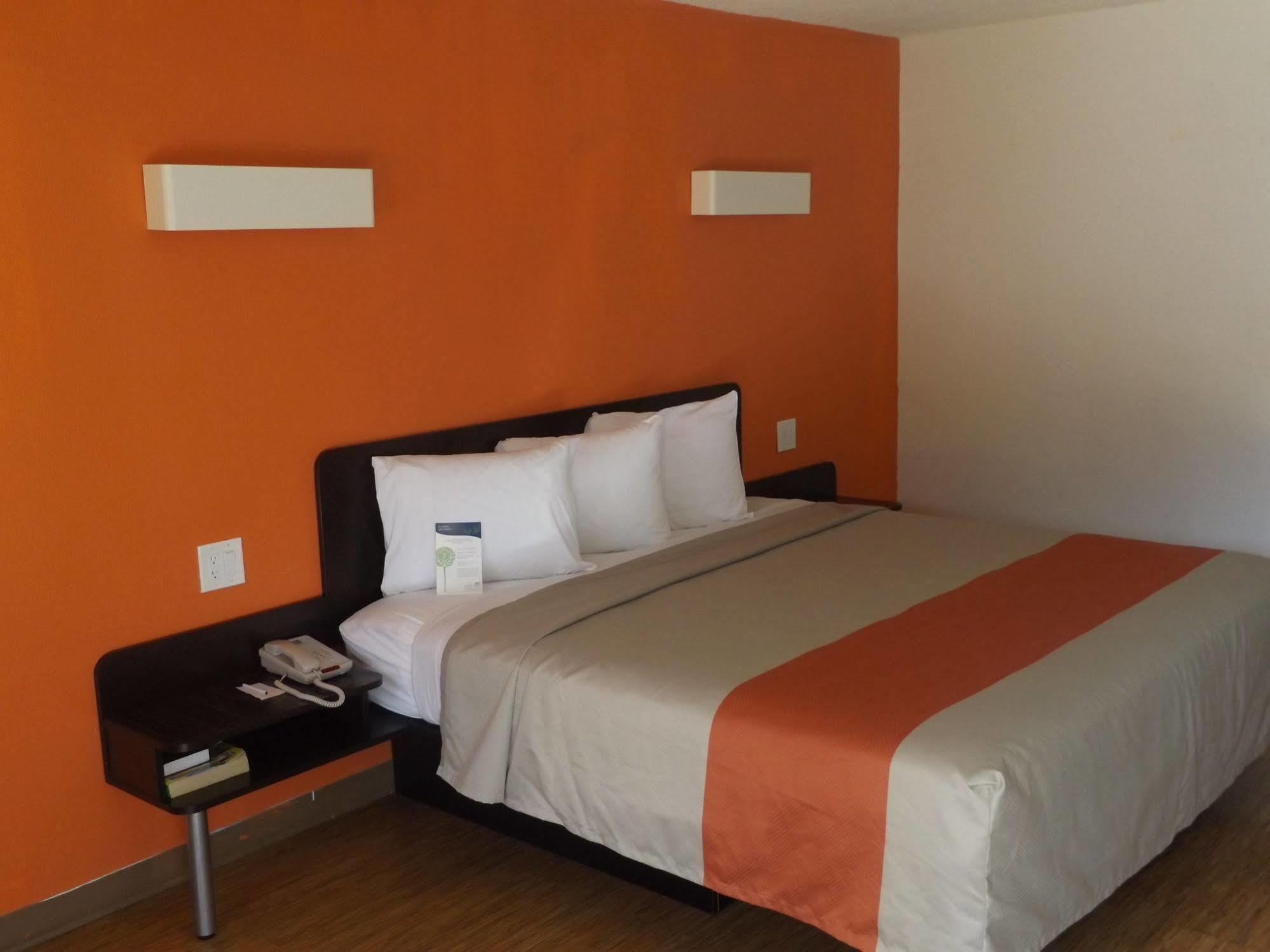 Motel 6 Glendale Phoenix Exterior photo