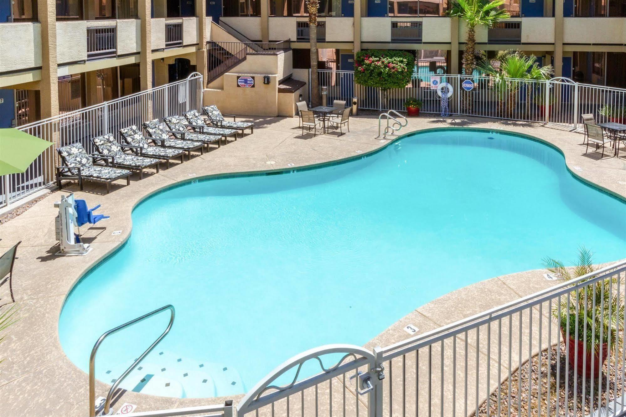 Motel 6 Glendale Phoenix Exterior photo