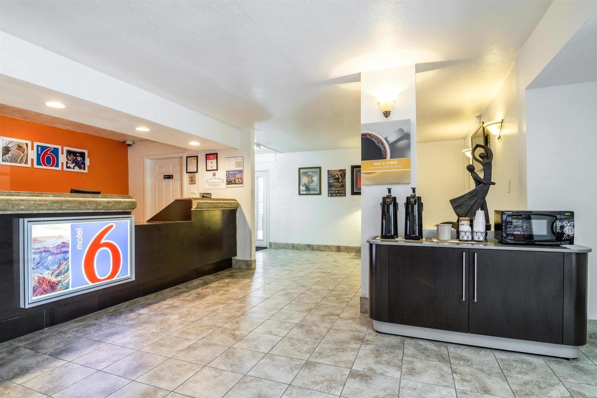 Motel 6 Glendale Phoenix Exterior photo