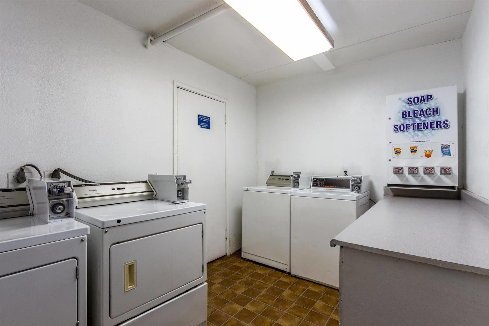 Motel 6 Glendale Phoenix Exterior photo