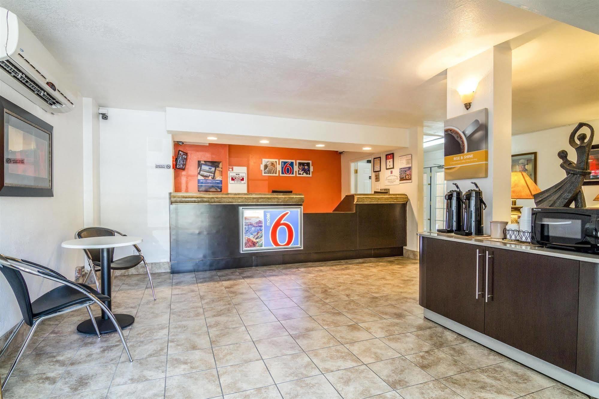 Motel 6 Glendale Phoenix Exterior photo